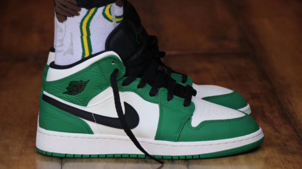 Giày Nike Air Jordan 1 Mid 'Pine Green' 852542-301 - Ảnh 8