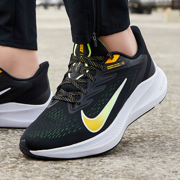Giày Nike Zoom Winflo 7 'Black University Gold' CJ0291-007 - Ảnh 3