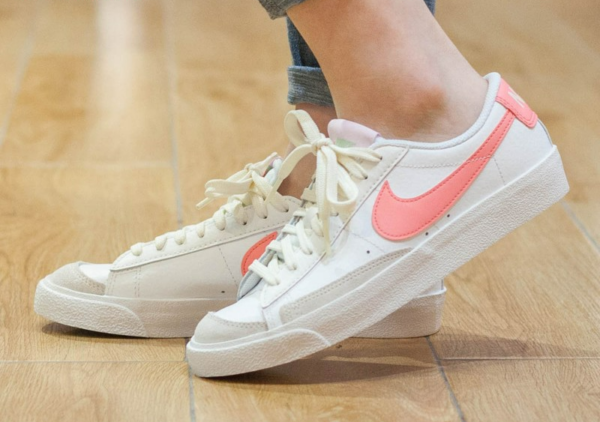 Giày Nike Blazer Low '77 GS 'White Pink Gaze' DA4074-112 - Ảnh 2