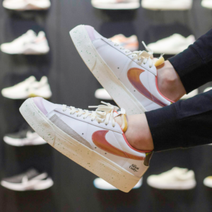 Alternative view of Giày Nike Blazer Low Platform 'The Great Unity' DM5451-611