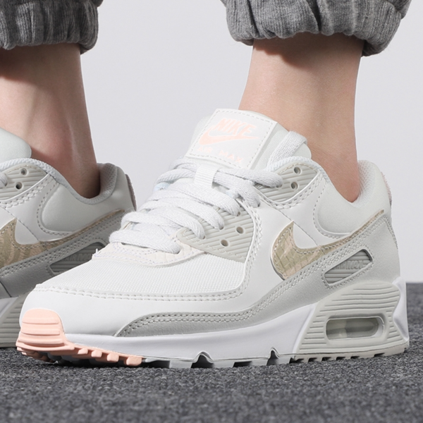 Giày Nike Wmns Air Max 90 SE 'Summit White Light Bone' CV8824-100 - Ảnh 4