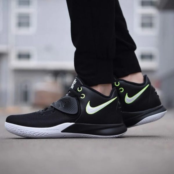 Giày Nike Kyrie Flytrap 3 GS 'Black Volt' BQ3060-001 - Ảnh 4