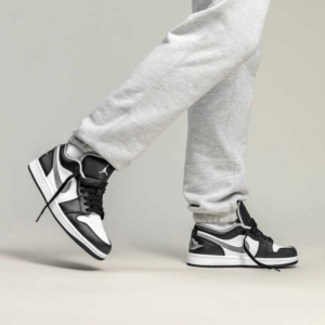 Alternative view of Giày Nike Air Jordan 1 Low 'Smoke Grey V3' 553558-040