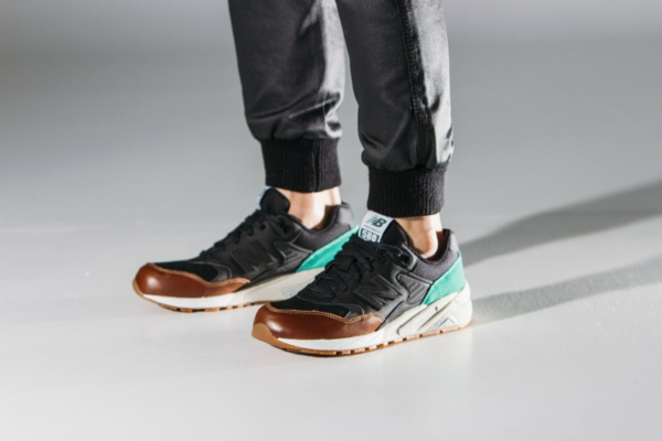 Giày New Balance 580 Revlite Black Green MRT580NK - Ảnh 4