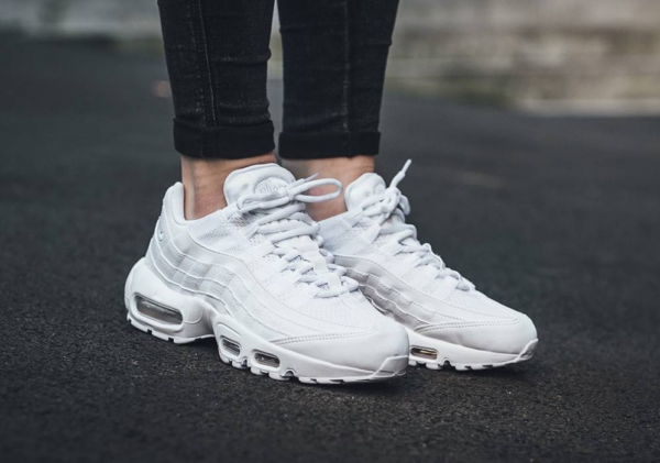 Giày Nike Wmns Air Max 95 'Triple White' 307960-108 - Ảnh 5