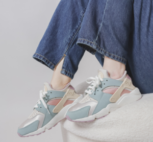 Alternative view of Giày Nike Air Huarache 'Dusty Sage' DQ4990-104
