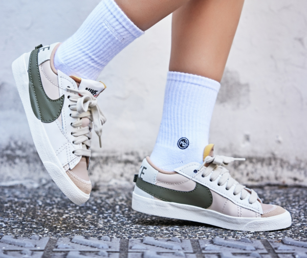 Giày Nike Blazer Low 77 Jumbo 'Sand Drift Medium Olive' DQ1470-105 - Ảnh 2