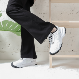 Giay Nike TC 7900 'White Black' DR7851-100