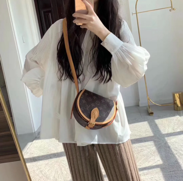 Túi Louis Vuitton Tambourin Monogram Canvas Handbag M44860 - Ảnh 2