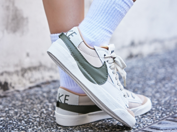 Giày Nike Blazer Low 77 Jumbo 'Sand Drift Medium Olive' DQ1470-105 - Ảnh 3
