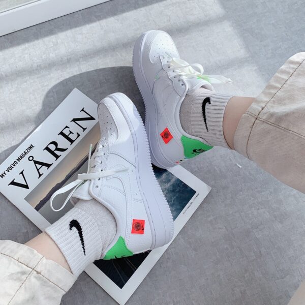 Giày Nike Wmns Air Force 1 '07 SE 'Worldwide Pack Flash Crimson' CT1414-100 - Ảnh 3
