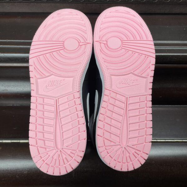 Giày Nike Air Jordan 1 Mid GS 'Arctic Punch' 555112-061 - Ảnh 9