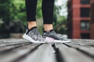Alternative view of Giày Adidas Wmns NMD_CS2 Primeknit 'Grey White' BY9312