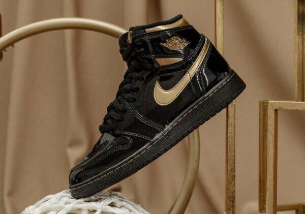 Giày Nike Air Jordan 1 Retro High OG 'Black Metallic Gold' 555088-032 - Ảnh 11