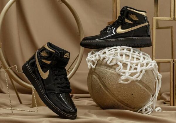 Giày Nike Air Jordan 1 Retro High OG 'Black Metallic Gold' 555088-032 - Ảnh 9