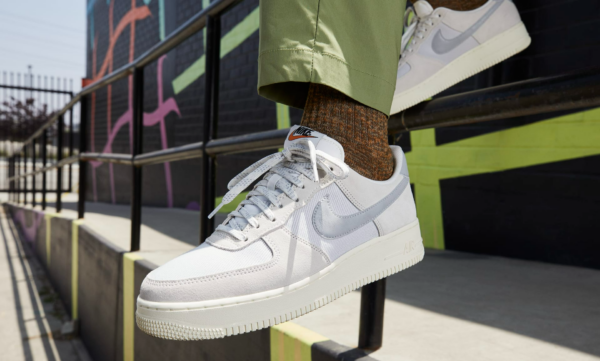 Giay Nike Air Force 1 '07 LV8 Photon Dust and Sail 'Grey' DO9801-100