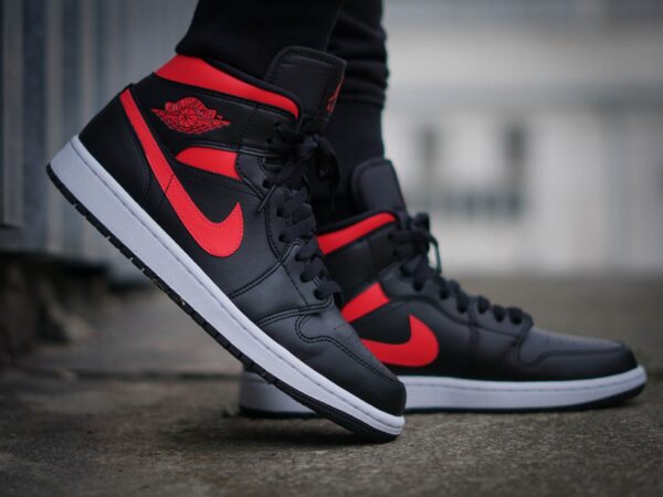 Giày Nike Wmns Air Jordan 1 Mid 'Siren Red' BQ6472-004 - Ảnh 6