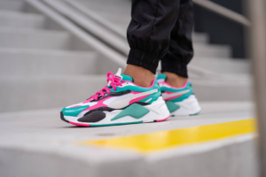 Alternative view of Giày Puma RS-X3 'Plastic Pack Green Fluo Pink' 371569-04