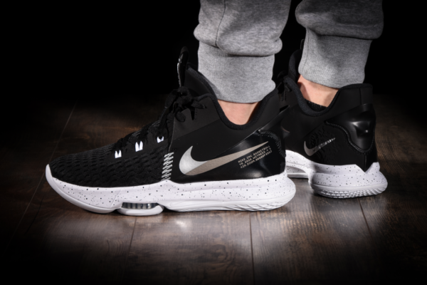 Giày Nike LeBron Witness 5 'Black Metallic Silver' CQ9380-001 - Ảnh 3