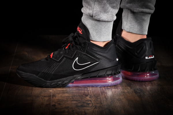 Giày Nike LeBron 18 Low 'Bred' CV7562-001 - Ảnh 5
