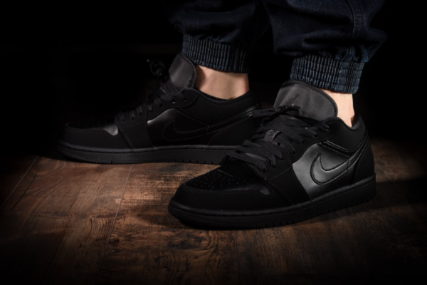 Giày Nike Air Jordan 1 Retro Low 'Triple Black' 553558-025 - Ảnh 3