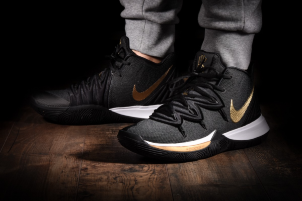 Giày Nike Kyrie 5 'Black Metallic Gold' AO2918-007 - Ảnh 6