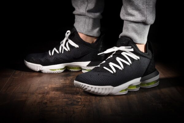 Giày Nike LeBron 16 Low 'Black Python' CI2668-004 - Ảnh 5
