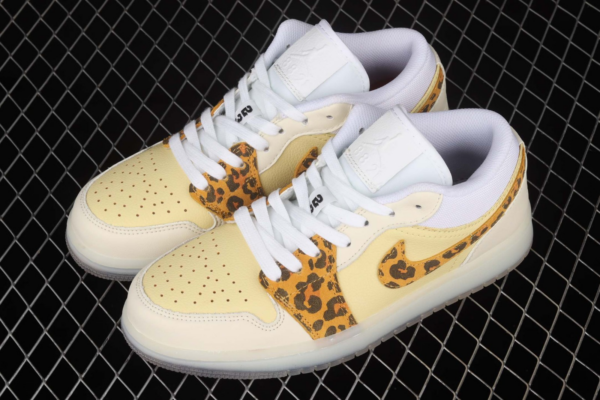 Giày Nike Wmns Air Jordan 1 Low 'SNKRS Day' DN6998-700 - Ảnh 3
