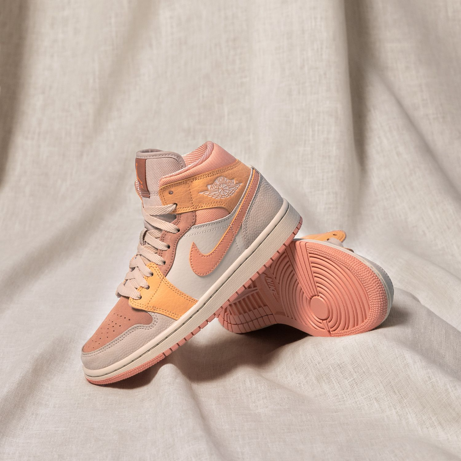 Giày Nike Wmns Air Jordan 1 Mid 'Apricot' DH4270-800 - Ảnh 6