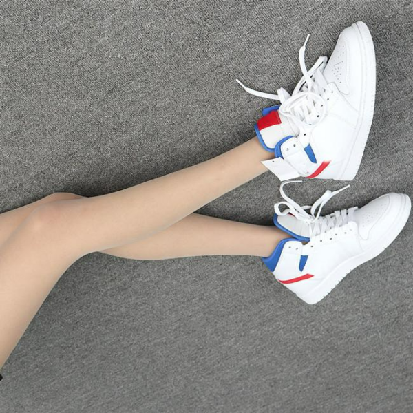 Giày Nike Air Jordan 1 Mid 'White Red Royal' BQ6472-164 - Ảnh 4