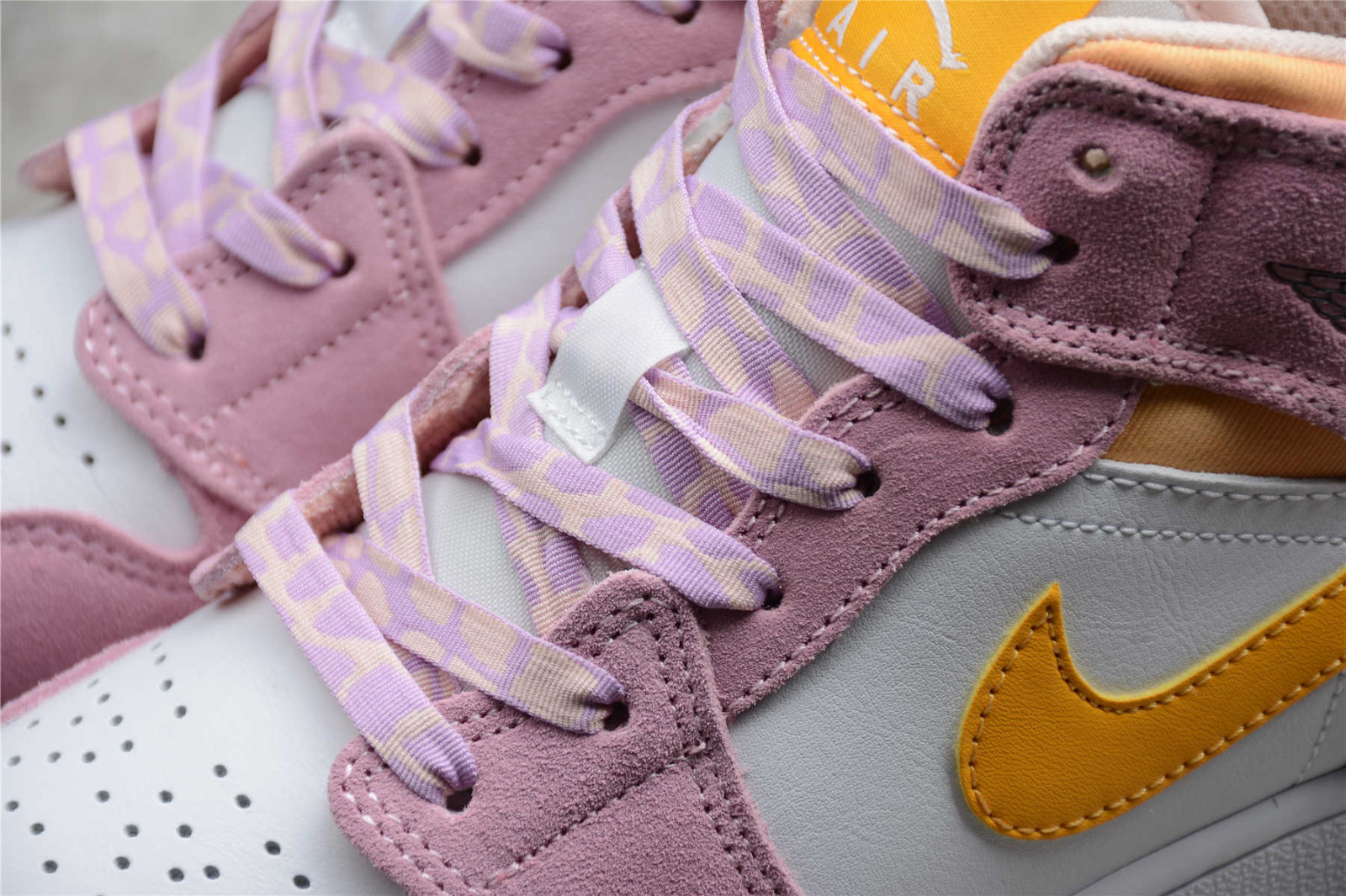 Giày Nike Air Jordan 1 Mid SE GS 'Arctic Pink' DC9517-600 - Ảnh 6