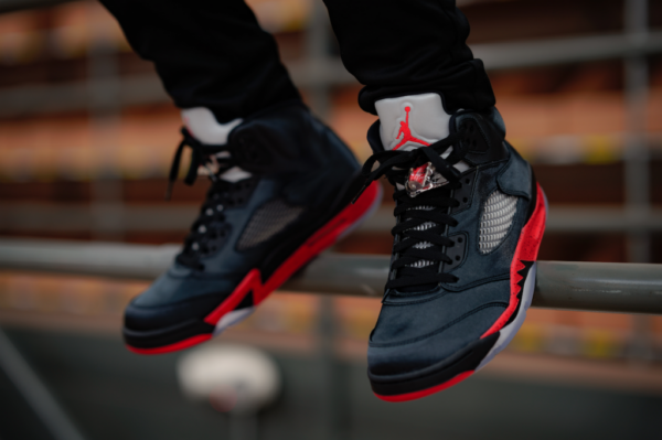 Giày Nike Jordan Retro 5 'Satin Bred' 136027-006 - Ảnh 2