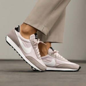 Alternative view of Giày Nike Wmns Daybreak 'Barely Rose' CK2351-601
