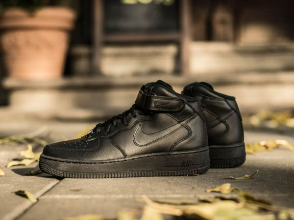 Giày Nike Wmns Air Force 1 '07 Mid 'Black' 366731-001 - Ảnh 5