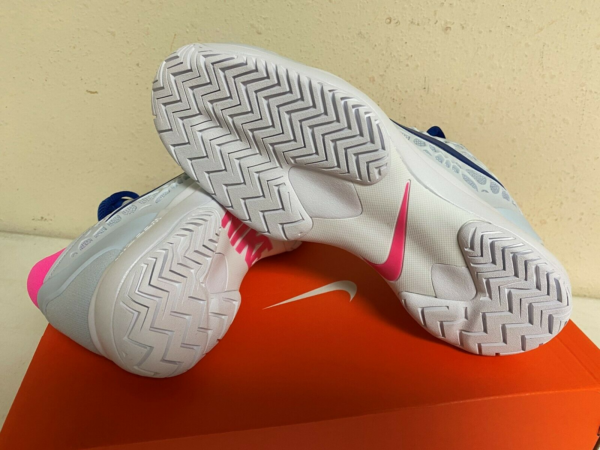 Giày Tennis Nike Wmns Zoom Cage 3 'Half Blue Pink Blast' 918199-446 - Ảnh 4