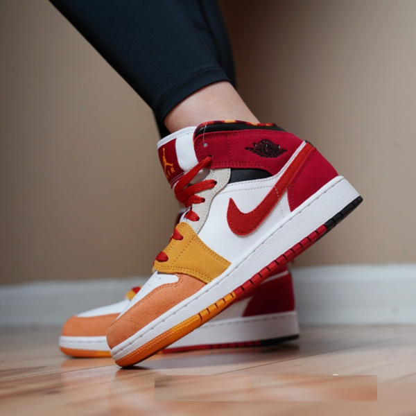 Giay Nike Air Jordan 1 Mid SE GS 'Picnic' DX2460-601