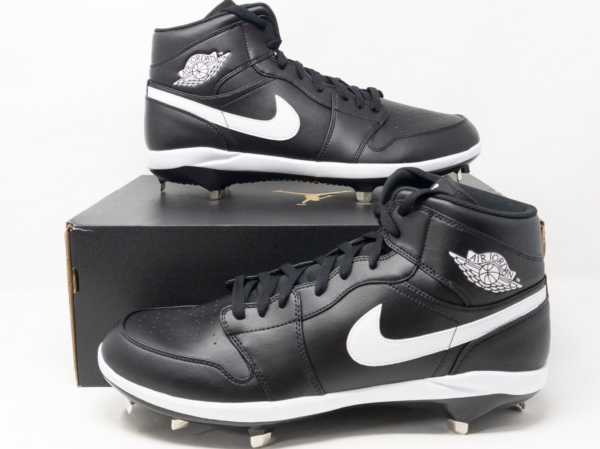 Giay Nike Air Jordan 1 Retro Metal 'Black White' AV5355-001