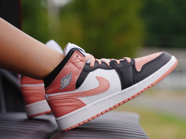 Giày Nike Air Jordan 1 Mid Light 'Madder Root' DM9077-108 - Ảnh 2