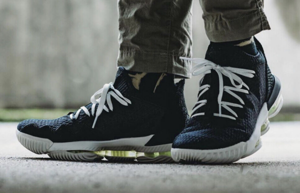 Giày Nike LeBron 16 Low 'Black Python' CI2668-004 - Ảnh 9