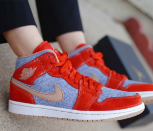 Alternative view of Giày Nike Air Jordan 1 Mid SE GS 'Denim Red' DM4384-600