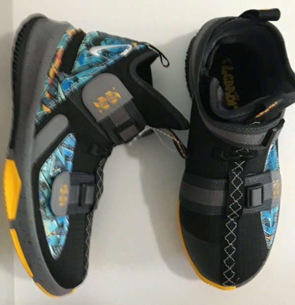 Giày Nike LeBron Soldier 13 Flyease GS 'Graffiti'  AR7586-070 - Ảnh 6