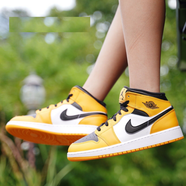 Giay Nike Air Jordan 1 Mid GS 'Taxi' 554725-701