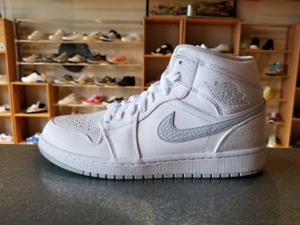 Giày Nike Air Jordan 1 Mid 'White Pure Platinum Swoosh' 554724-108 - Ảnh 7