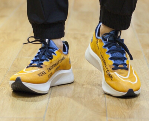 Giay Nike Zoom Fly 4 Premium 'Light Curry' DO9583-700
