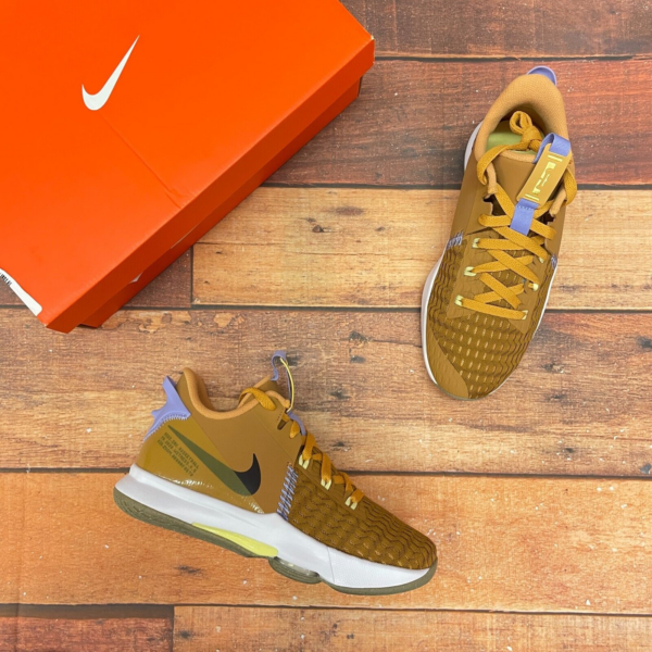 Giay Nike LeBron Witness 5 GS 'Wheat' CT4629-700