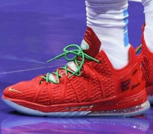 Alternative view of Giày Nike LeBron 18 'X-Mas In LA' DB8148-601