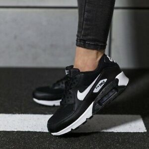 Alternative view of Giày Nike Wmns Air Max 90 'Black' 325213-047
