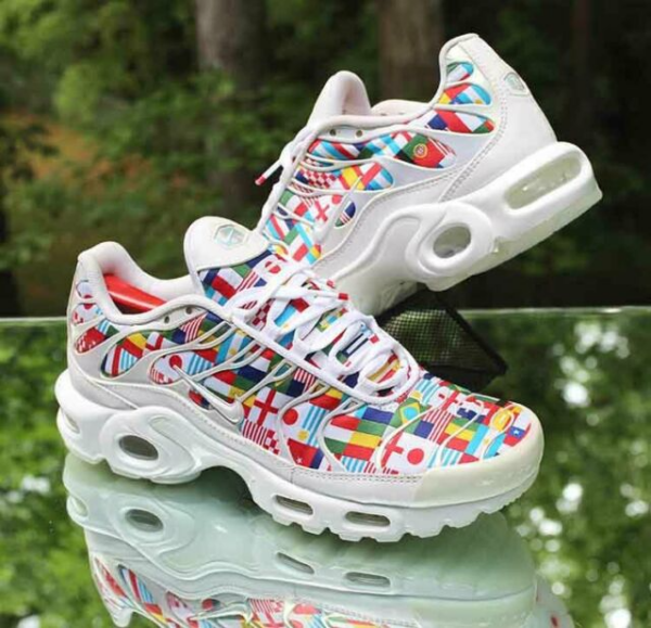 Giày Nike Air Max Plus 'International Flag' AO5117-100 - Ảnh 2