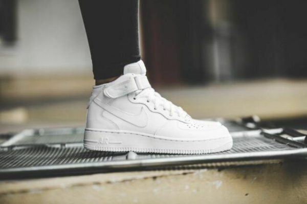 Giày Nike Wmns Air Force 1 Mid 07 Leather 'Triple White' 366731-100 - Ảnh 6