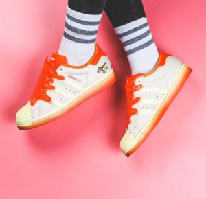 Alternative view of Giày Adidas Melting Sadness x Superstar 'Hotdog' FZ5256